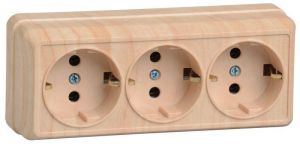 Розетка 3-м ОП Октава РС23-3-ОС 16А IP20 с заземл. сосна IEK ERO31-K03-16-DC Розетка 3-м ОП Октава РС23-3-ОС 16А IP20 с заземл. сосна IEK ERO31-K03-16-DC